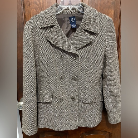 GAP Jackets & Blazers - Gap women’s double breasted wool blend with front flap pockets brown coat size L